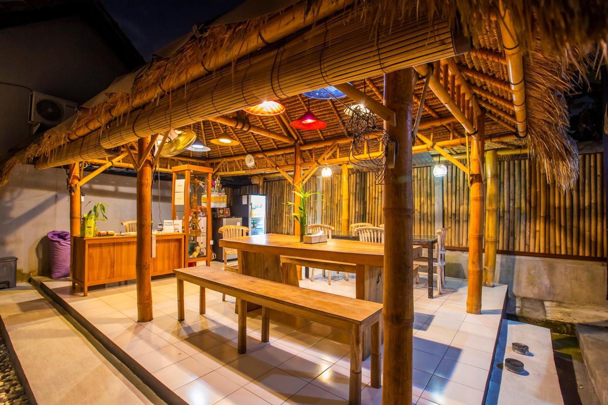 The Nest Canggu Exteriör bild