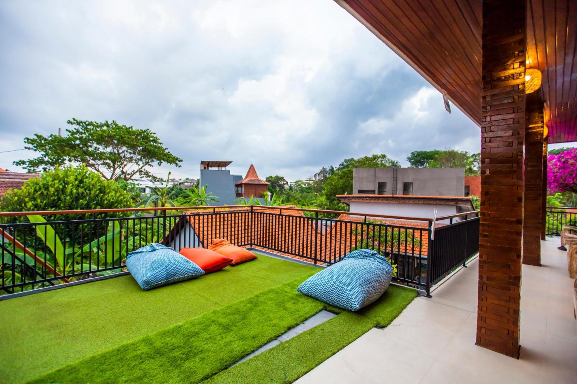 The Nest Canggu Exteriör bild